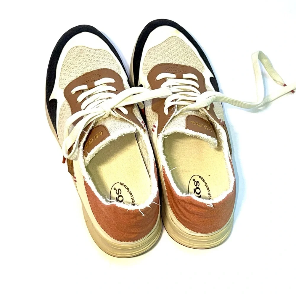 Taos Footwear Direction Sneaker in the "Beige/Rosette Multi" colorway - Picture 3 of 6